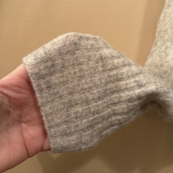 The Original Aritzia Gray Turtleneck‎ Sweater - Picture 7 of 8